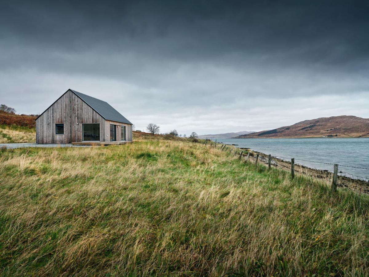 Beautiful Views From Right Above The Water Villa Dunan Buitenkant foto