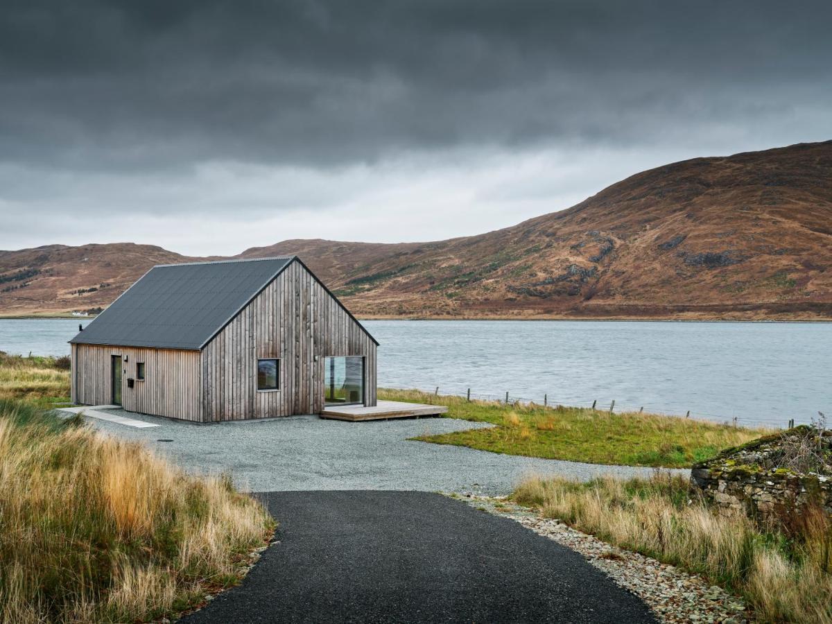 Beautiful Views From Right Above The Water Villa Dunan Buitenkant foto